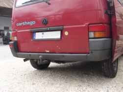 Alter, dreiteiliger Stoßfänger