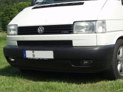 Unlackierte Stoßstange eines VW T4 Transporter