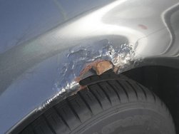Durchgerosteter Kotflügel am Audi A6