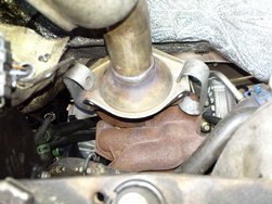 Auspuffschellen am Motorblock