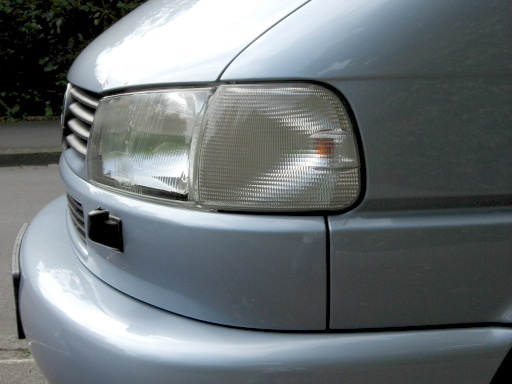 Europa: Weiße Blinkergläser mit kleiner Nase (als Ersatz für die gesetzlich vorgeschriebenen seitlichen Blinker)