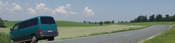 An einer Landstraße in Oberbayern (nähe Rosenheim), Juni 2007